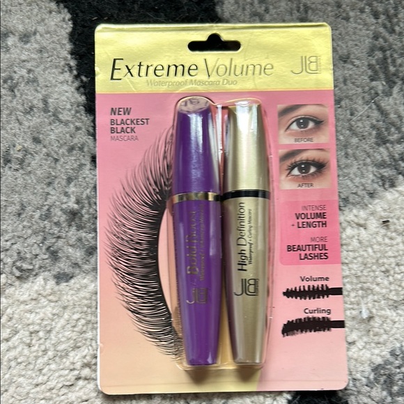 Black and Purple Volume Boost Mascara Set - Picture 1 of 1